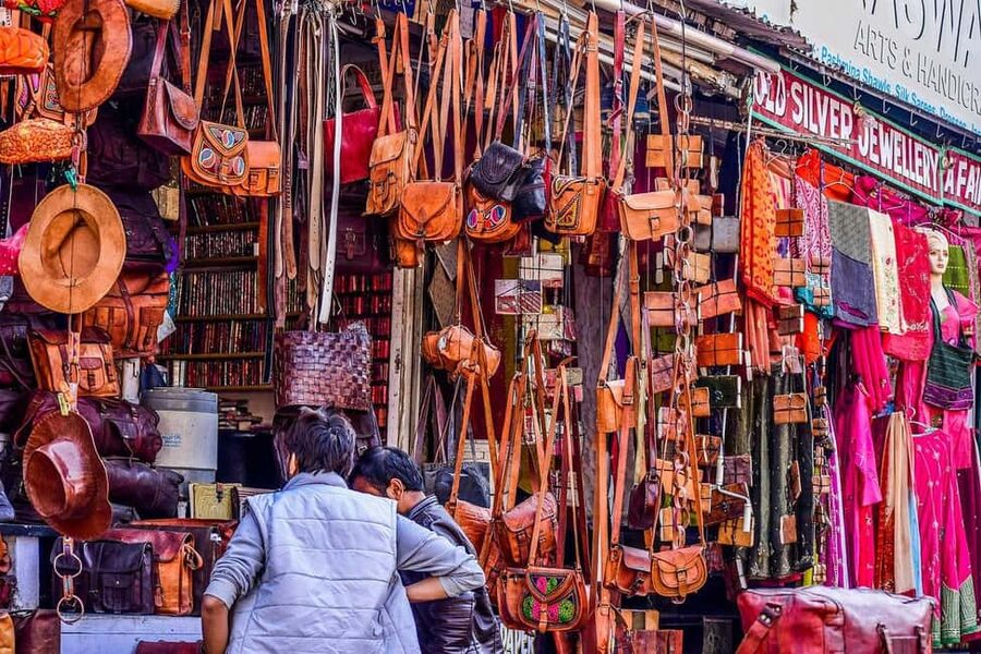 Delhi Markets: A Cultural Shopping Experience with an Expert - Getting around Old Delhi