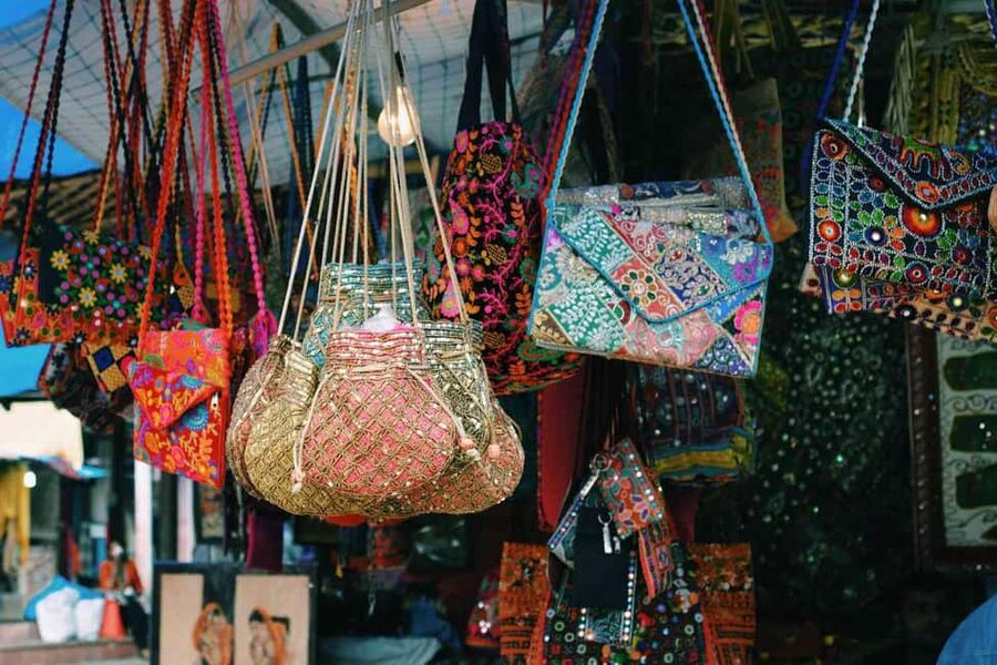 Delhi Markets: A Cultural Shopping Experience with an Expert - Kinari Bazaar and the craft of Indian weddings
