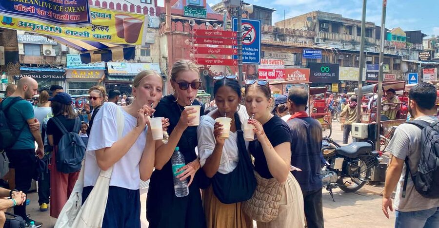 Delhi: Old Delhi's Street Food, Temples & Spice Market Tour - The Red Fort and Old Delhi landmarks