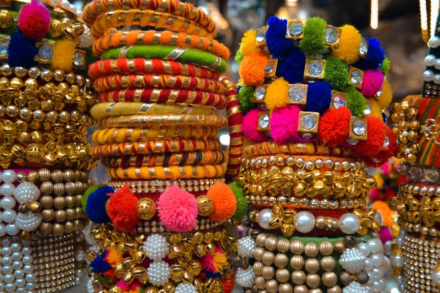 Delhi: Old Delhi & Spice Market Tour - What the guides add to the experience