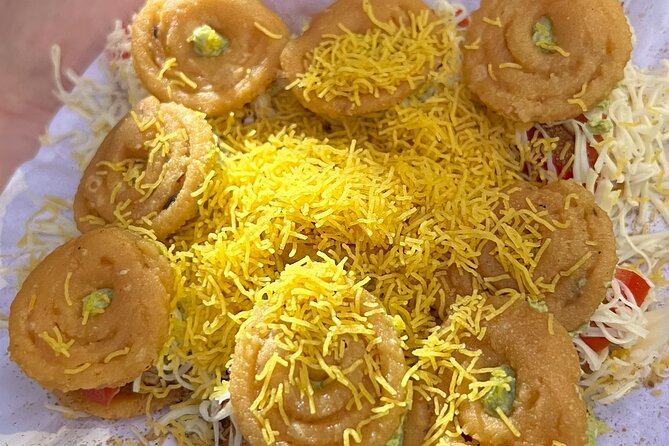 Delicious Food Trail: Explore Sowcarpet Market's Culinary Delight - Moving through the market streets