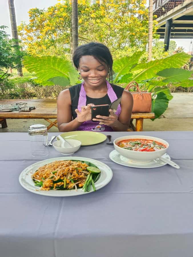 Dinner from cooking class & enjoy local night market - Photos, a souvenir, and the trip to the market