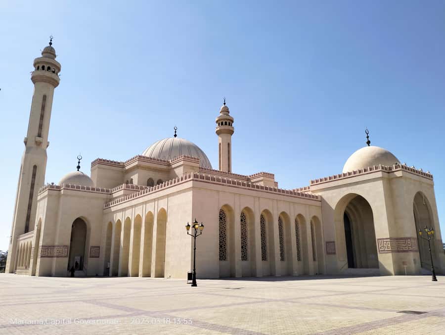 Discover Bahrain: Private Guided City Tour with Lunch - Al Fateh Grand Mosque and the practical side of visiting