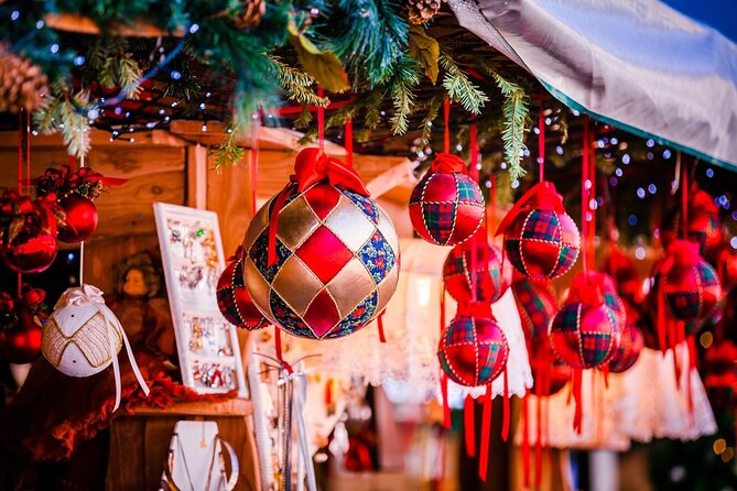 Discover Cologne's Christmas Market Magic with a Local - Finding traditional gifts at Alter Markt