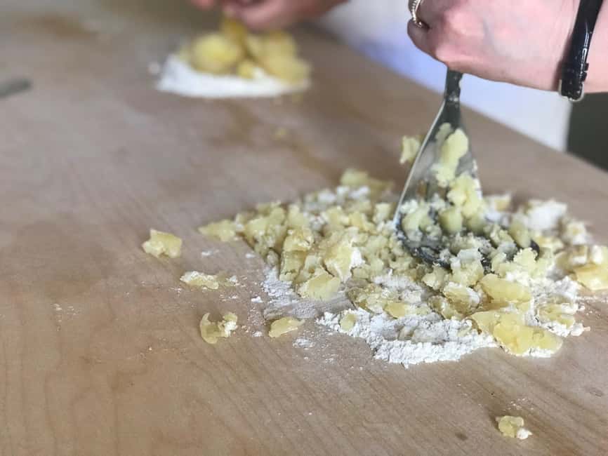 Discover the old market and make fresh pasta - Starting beside Villafranca’s Scaliger Castle