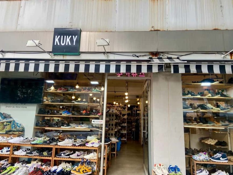 Dongmyo Flea Market Vintage Vibes Local Guided Tour - Why Dongmyo is different from Seoul’s polished shopping streets