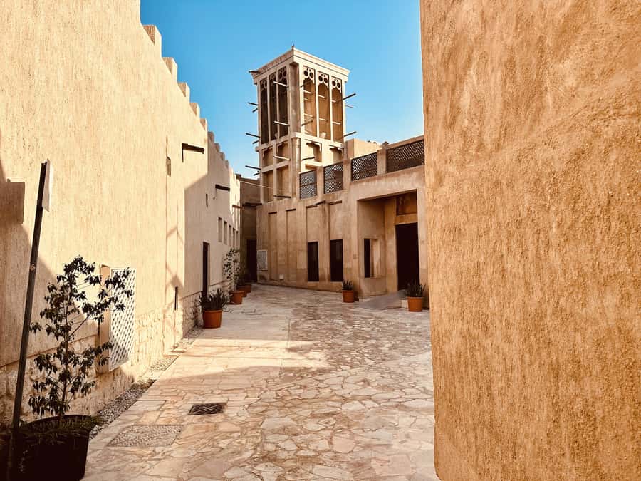 Dubai: Authentic Old Town, Souks, Tastings & Abra Boat Tour - Tea, coffee, sweets, and the taste of local hospitality