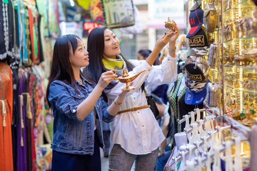 Dubai Full-Day Tour: Mosque, Souks, Burj Khalifa photo stop - Guides make a real difference