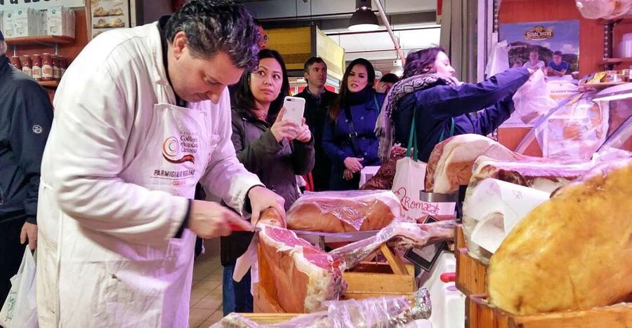 Eat Like a Roman - Traditional Food, Local Market & History - Why this food walk feels different from a standard Rome tasting