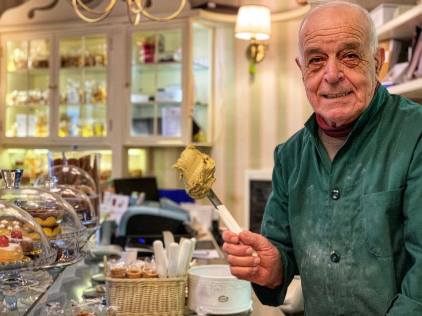 Eat Like a Roman - Traditional Food, Local Market & History - Pope-approved gelato in a tiny shop