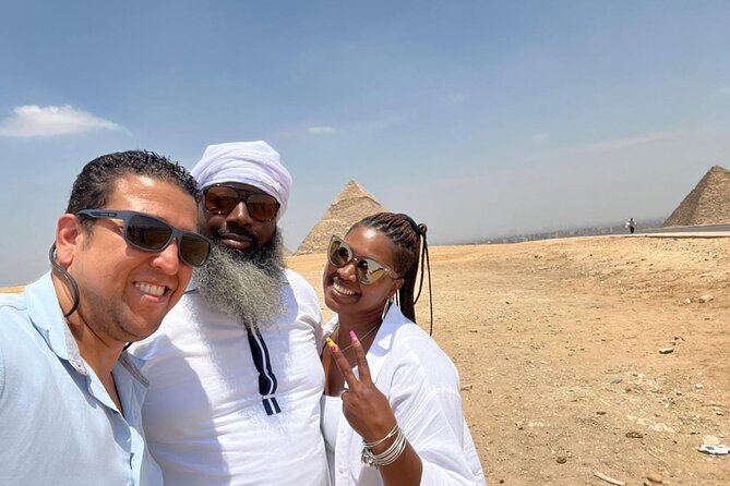 Egypt Layover from Cairo Intl Airport to Giza, Egyptian museum & market - Seeing the Giza Pyramids up close