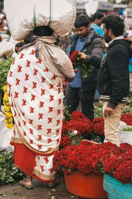 Experience Bangalore - Evening City Walk Tour & Market Visit - Guides are a major part of the value