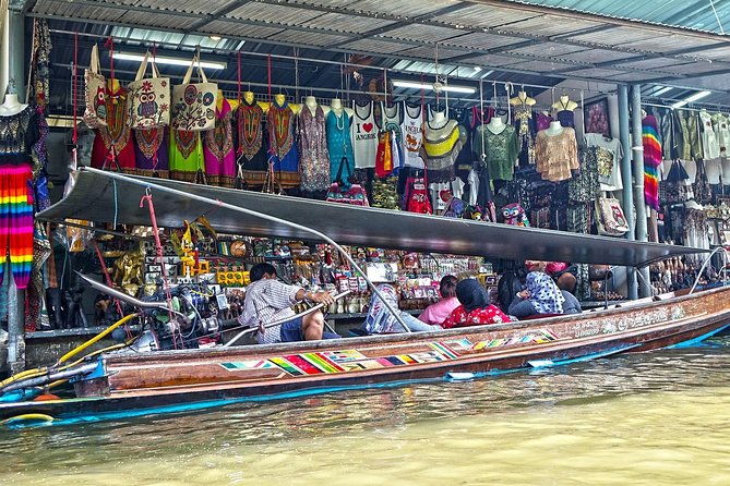 Explore Thailand’s Floating Market with Paddle Boat Adventure - The paddle boat ride, the day’s main event