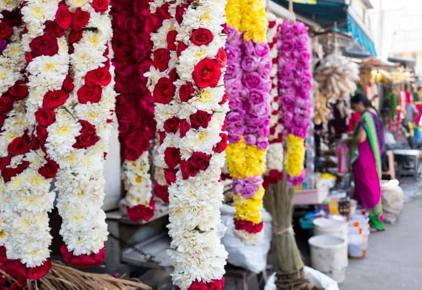 Exploring Chennai Bustling Markets: Guided Tour by Foot - Guides who add practical local help