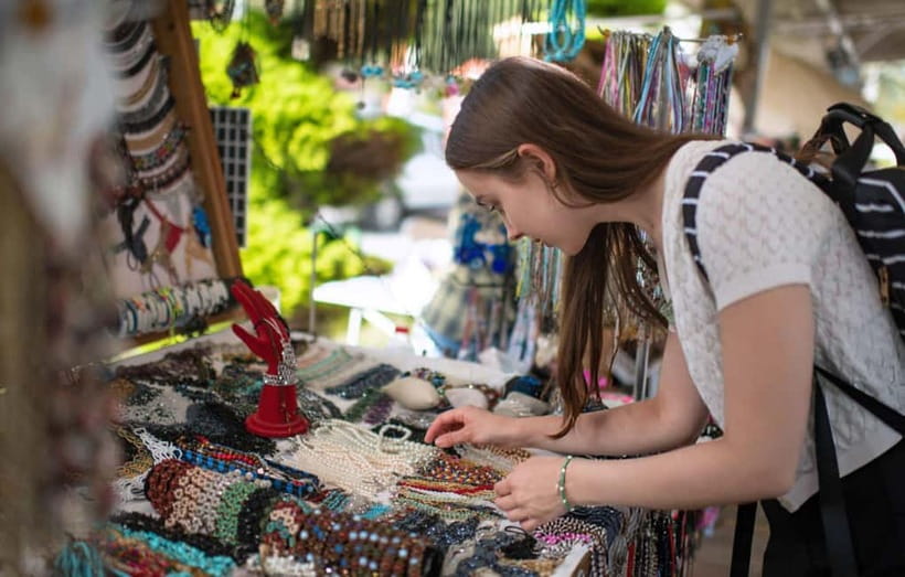 Exploring Chennai Bustling Markets: Guided Tour by Foot - What the two-hour route gives you