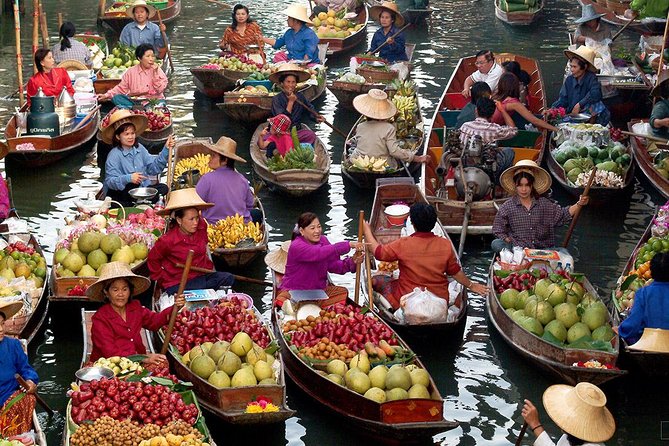 Famous Markets Tour: Maeklong Railway & Damnoen Saduak Floating - Join tour or private tour?