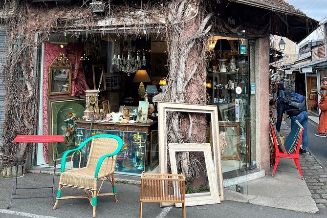 Flea Market Secrets near Montmartre: A Paris Hunt for Treasures - The café stop and the rhythm of the walk