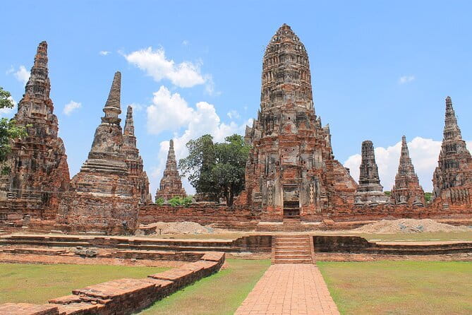 Floating and Railway Markets Private Tour - Is $126.94 per person good value?