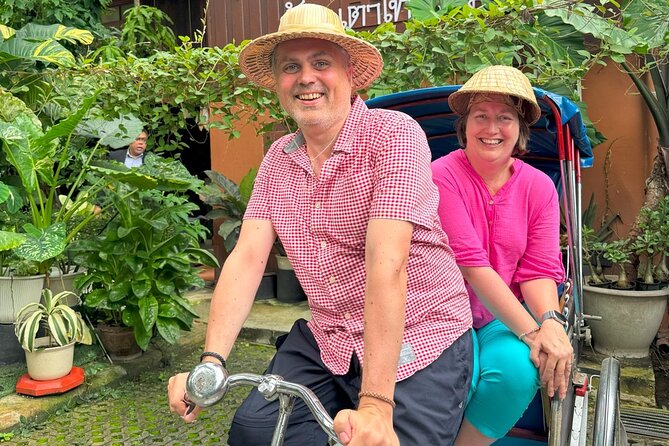 Floating Market and Railway Market Private Tour VIP Transport - Small details that can make the day better