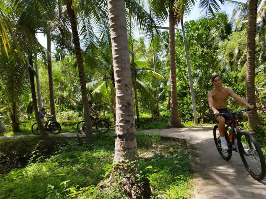 Floating Market Full-Day Bicycle Tour from Bangkok - Damnoen Saduak by boat and on foot