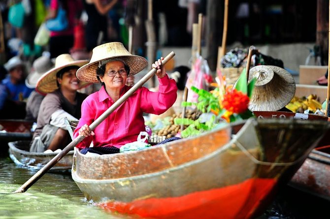 Floating Market & Railway Market Bangkok - Who will enjoy this morning best?