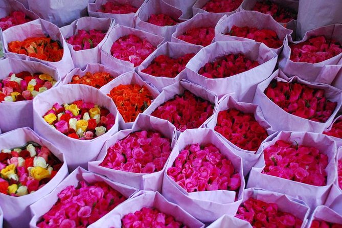 Floating Market - Train Market - Flower Market and China Town - Lunch and the return to Bangkok