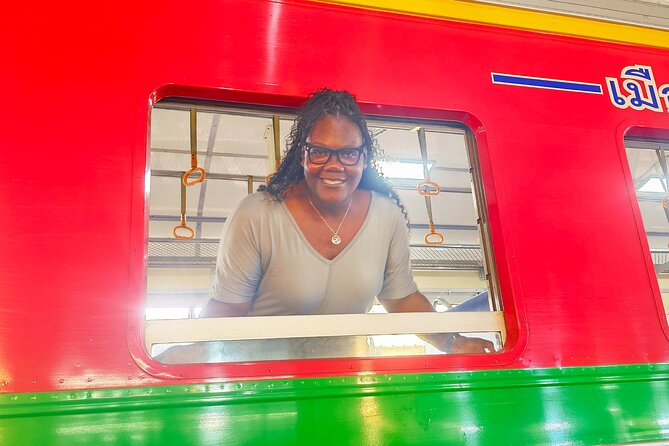 Floating Market & Train Market Private Tour(Premium Service) - A private day with a human pace