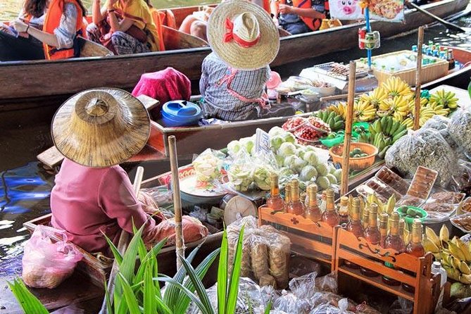 Floating Markets and Bridge on River Kwai Tour from Bangkok - JEATH War Museum and the cemetery