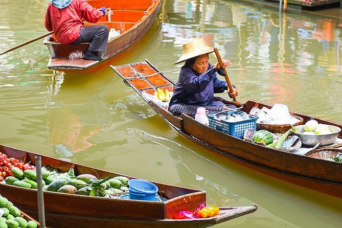 Floating Markets Day Trip from Bangkok - Guides, pickup, and the details that can make or break the day