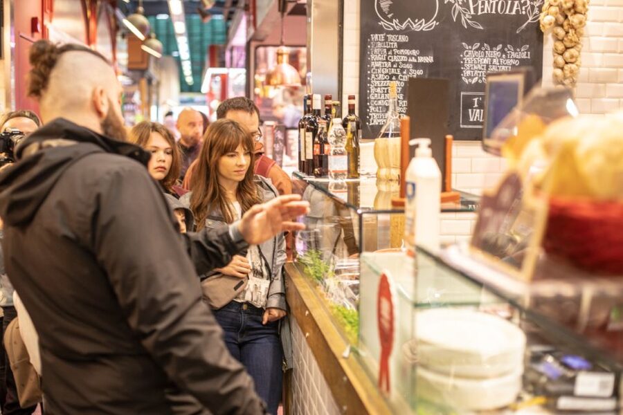 Florence: Grocery Market Food Tour and Tastings with a chef - What the three-hour schedule feels like