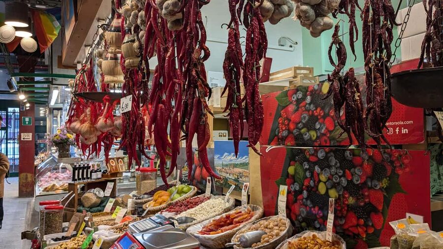 Florence Street Food Tour: Central Market & Duomo Area - A note on guide style