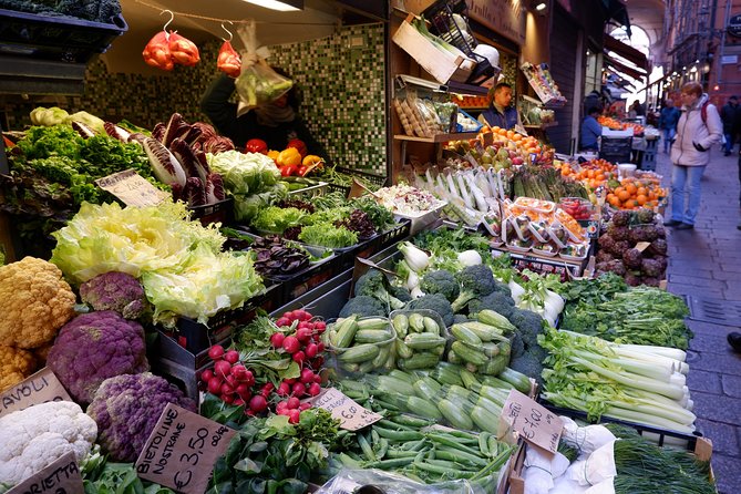 Food markets tour with a local! - What the tasting style is really like