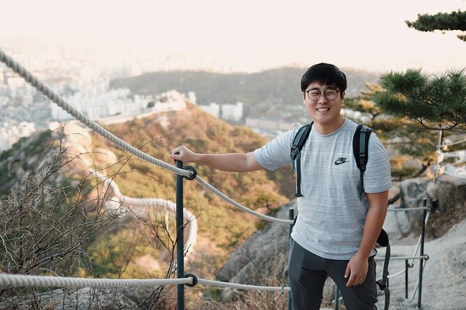 Fortress Night Hike & Snack at a Local Market - Group size, timing, and meeting point