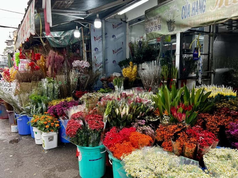Free E-Sim Saigon Foodie Market Tour - Photo time and a change of scenery