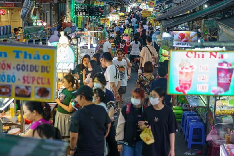 Free E-Sim Saigon Foodie Market Tour - Ho Thi Ky Flower and Food Market in District 10