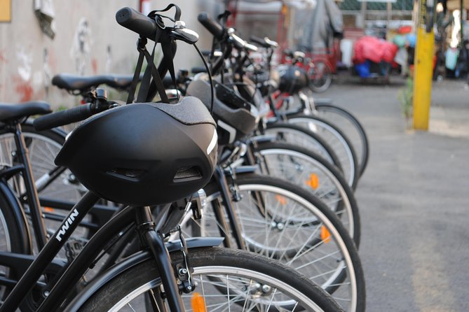 Frida Kahlo VIP [Museum Tickets Included] Bike, Markets & Churros - Which guide style suits you best