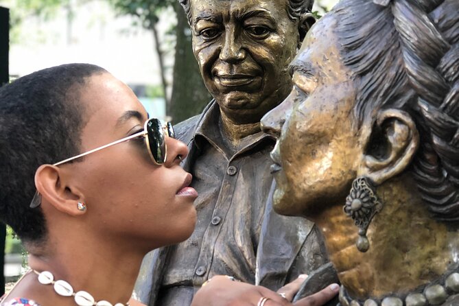 Frida Kahlo VIP [Museum Tickets Included] Walk, Markets & Churros - Timing, meeting point, and walking comfort
