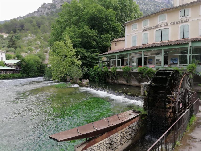 From Aix-en-Provence: Luberon Market & Villages Day Tour - Apt and the sweet side of Provence