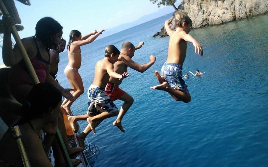 From Alanya, Side: Manavgat River Cruise, Bazaar & Waterfall - Manavgat Waterfall and the €4 entrance fee