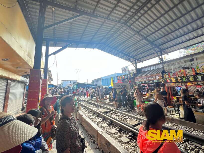 From Bangkok:Damnoen Floating Market and Railway Market Tour - Timing, comfort, and the return to Bangkok