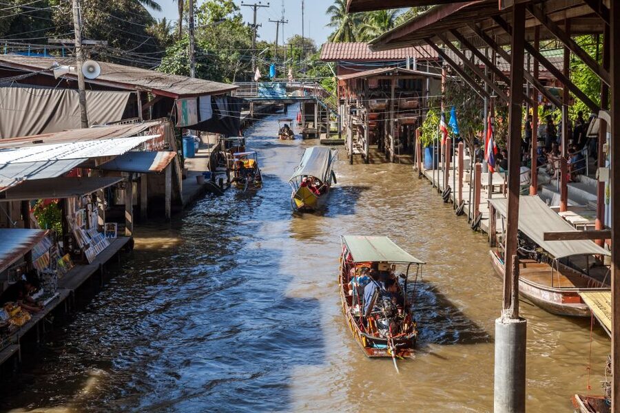 From Bangkok: Damnoen Saduak Floating Market Guided Tour - Stop one: palm sugar and the coconut plantation
