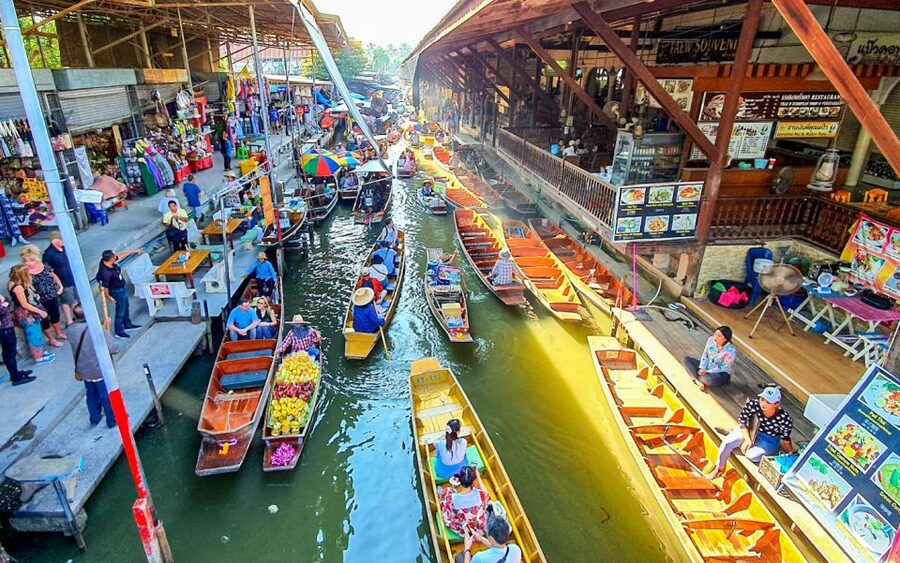 From Bangkok: Damnoen Saduak & Train Market Tour in Spanish - Why these two markets make a smart Bangkok day trip