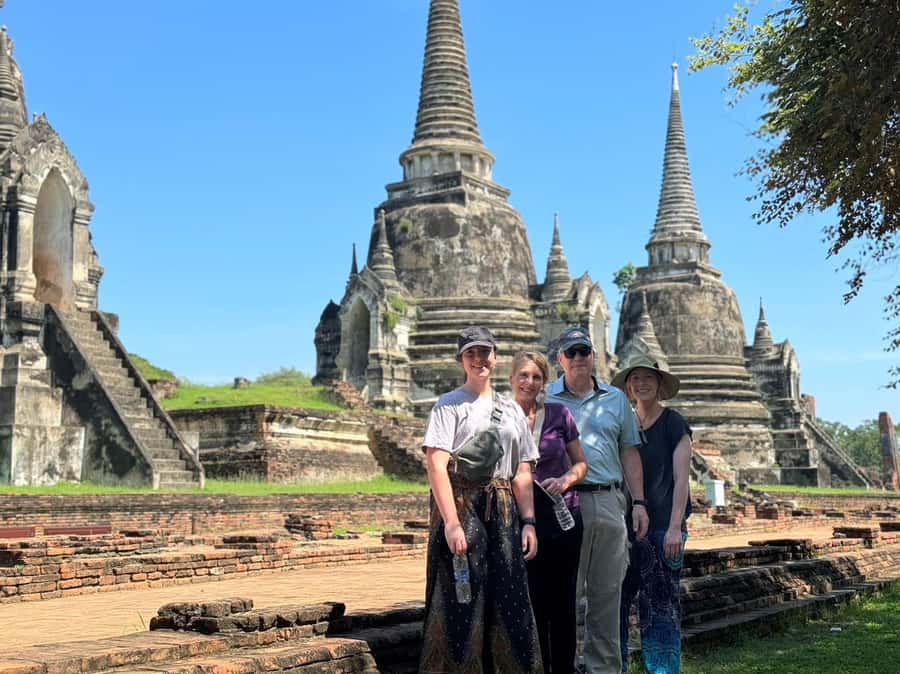 From Bangkok: Floating Market & Ayutthaya Private Day Trip - A long-tail boat into Damnoensaduak