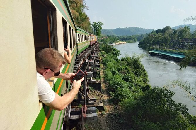 From Bangkok : Floating market, Kanchanaburi, Ayutthaya (3 days) - Day 2: The railway market and Damnoen Saduak