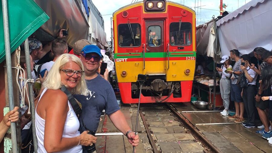 From Bangkok: Floating & Railway Markets Tour & Coconut Farm - Who should book this Bangkok market tour?