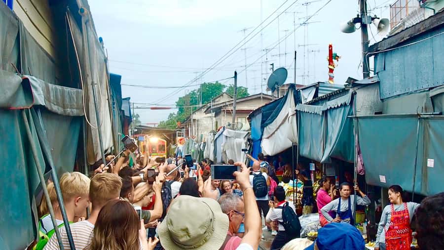 From Bangkok: Floating & Railway Markets Tour & Coconut Farm - Why this seven-hour trip works from Bangkok