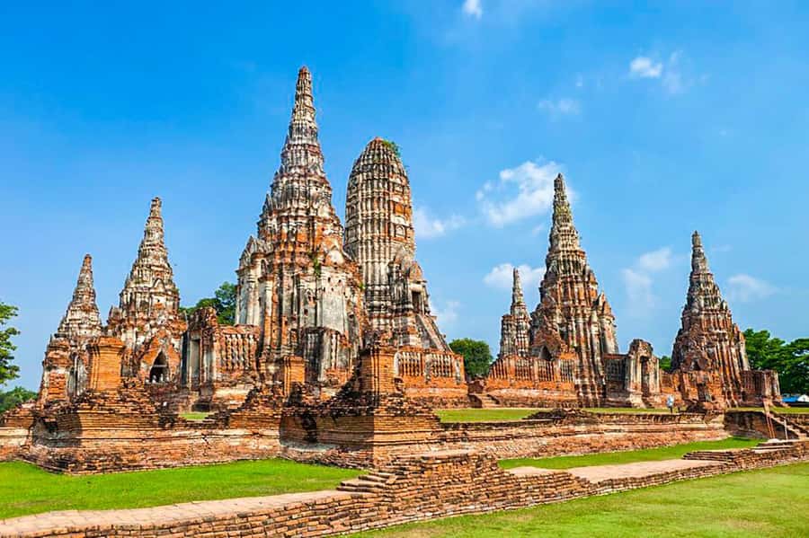 From Bangkok: Markets and Ayutthaya Tour - Wat Mahathat and Ayutthaya’s sacred ruins