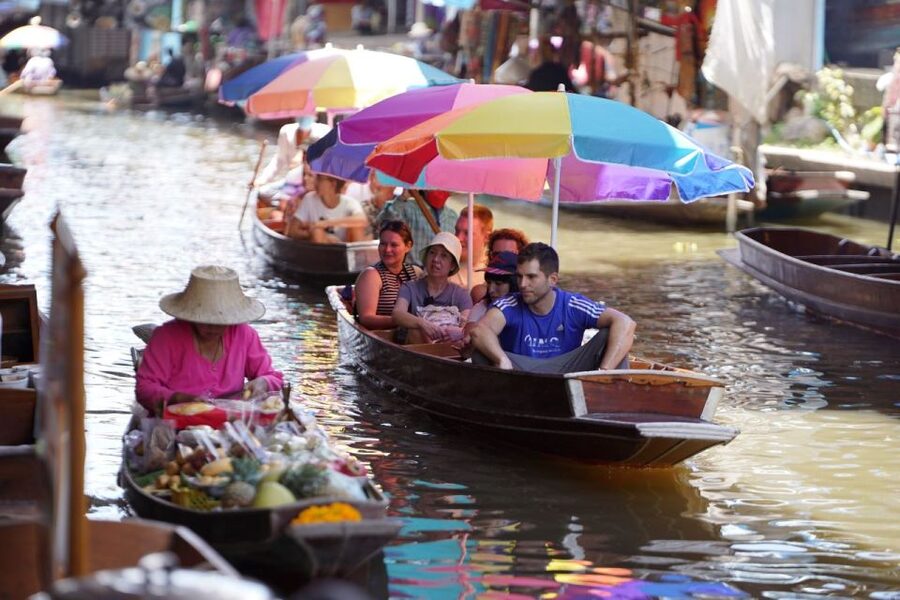 From Bangkok : Meklong Railway Market By Bus - Why the railway market is worth the early start