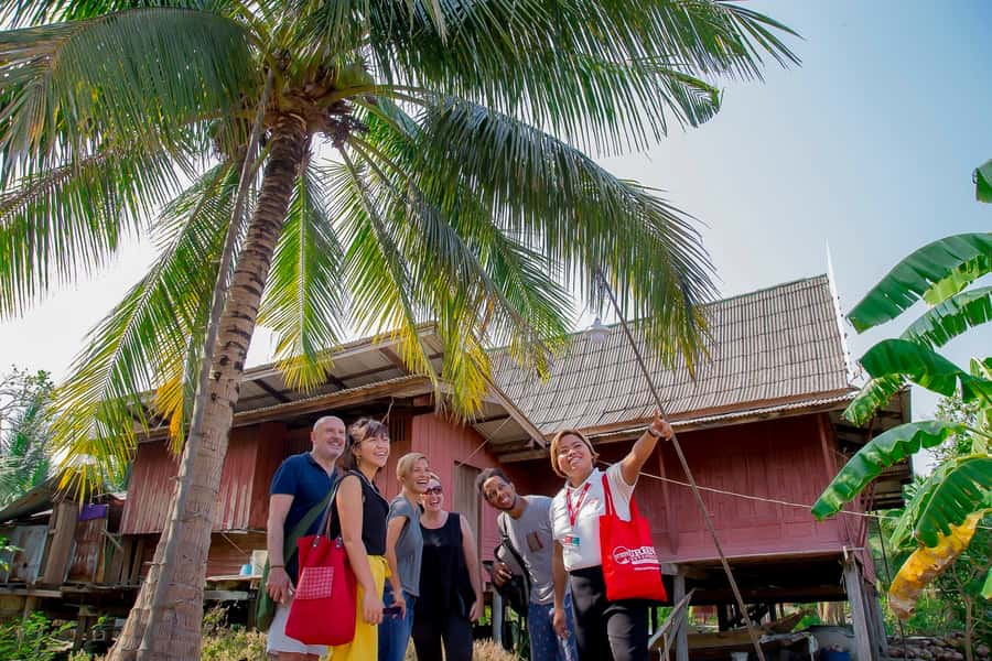 From Bangkok: Private Railway and Floating Market Tour - Timing, meeting point, and the return to Bangkok
