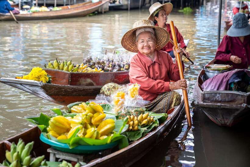 From Bangkok: Railway & Damnoen Saduak Floating Market Tour - Why the railway market is worth the early start